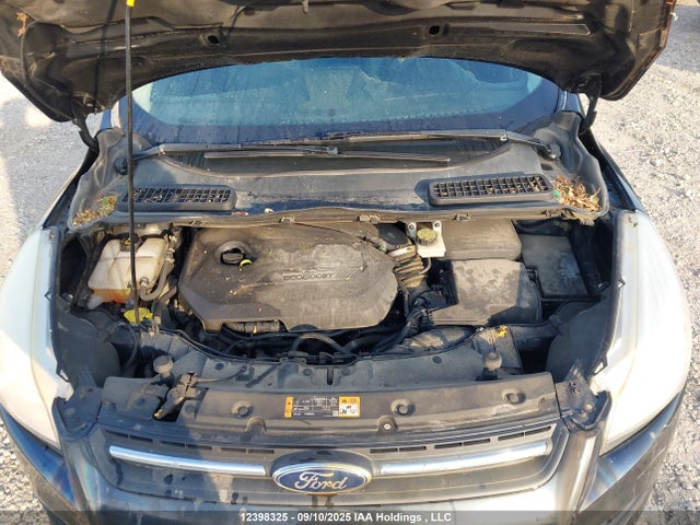 1FMCU9GX5EUA08017 Ford Escape
