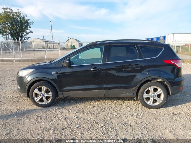 1FMCU9GX5EUA08017 Ford Escape