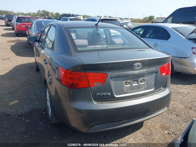 KIA dohc mpi theta ii 2013 KNAFT4A21D5731731 Image 3