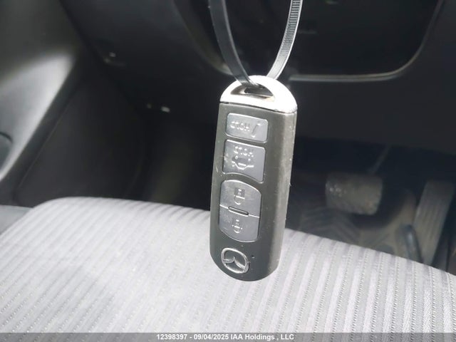 Mazda pe 2014 3MZBM1V77EM103913 Image 11