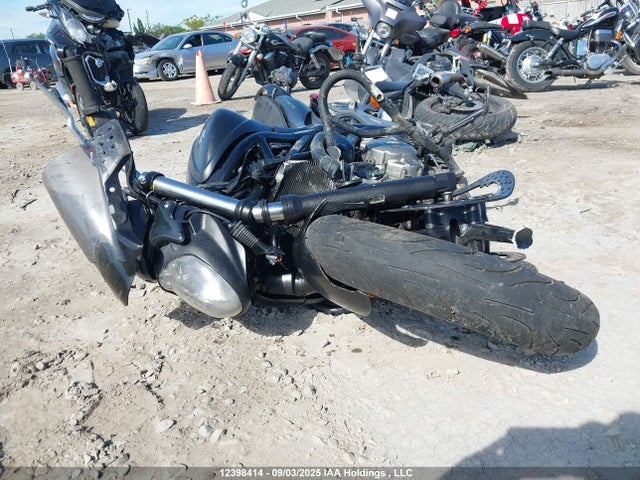 JS1VP55B9E2100077 Suzuki SV650