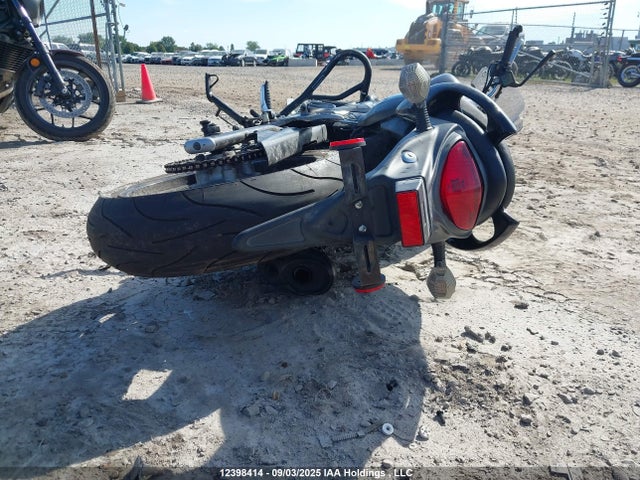 JS1VP55B9E2100077 Suzuki SV650