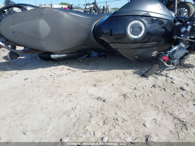 JS1VP55B9E2100077 Suzuki SV650