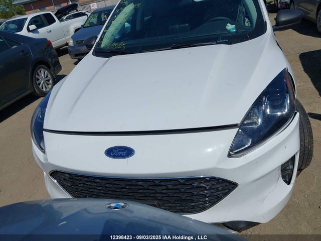1FMCU9BZ5NUA73605 Ford hev/phev