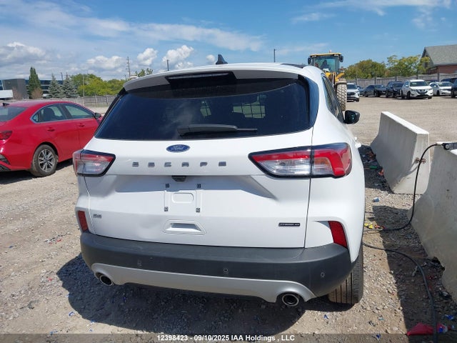1FMCU9BZ5NUA73605 Ford hev/phev