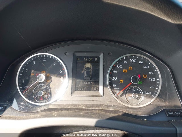 WVGMV7AX7HK031555 Volkswagen Tiguan