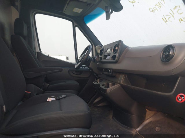 W1Y4DCHYXNP445454 Mercedes-Benz om651