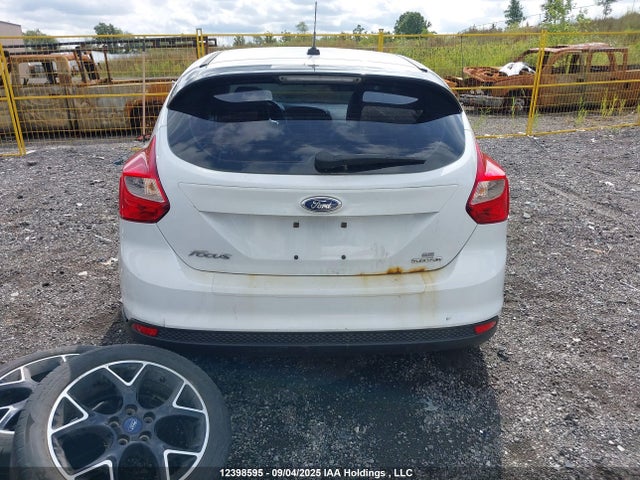 Ford Focus 2014 1FADP3K2XEL384541 Image 16