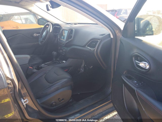 1C4PJMBX6LD632527 Jeep Cherokee Trailhawk Elite