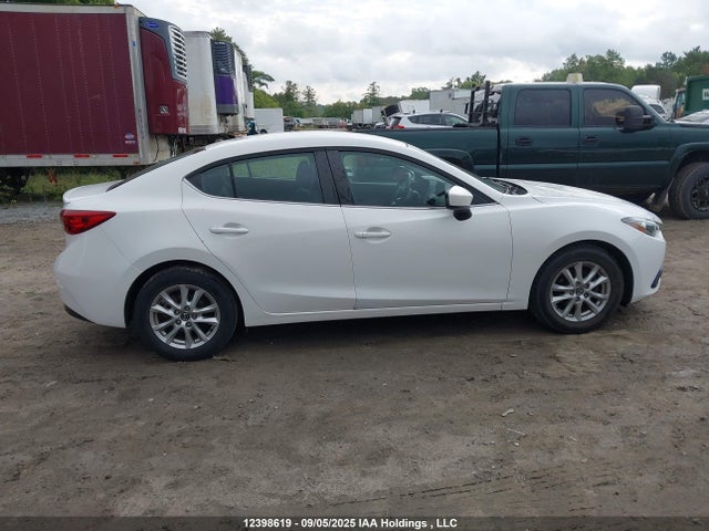 3MZBM1V74FM188209 Mazda pe