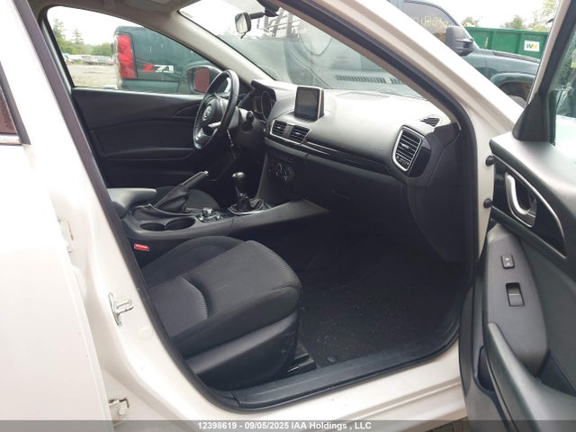 3MZBM1V74FM188209 Mazda pe