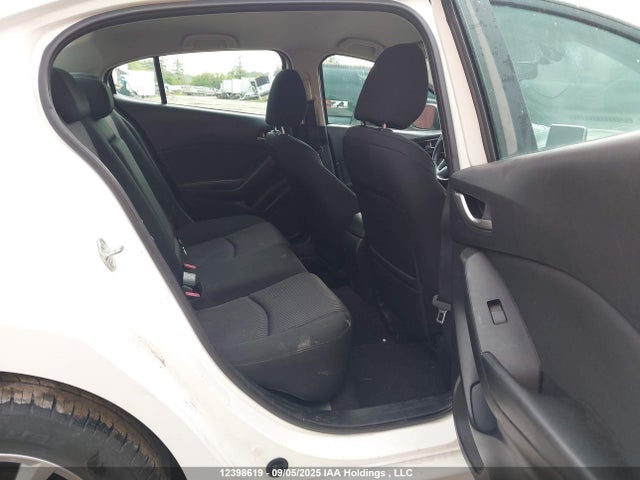 3MZBM1V74FM188209 Mazda pe