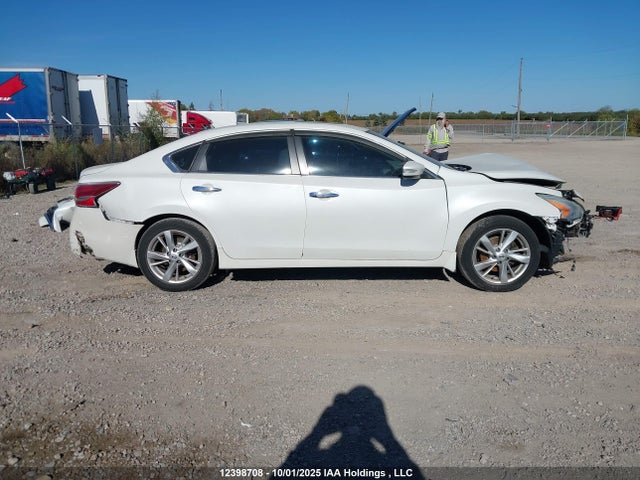 Nissan Altima 2015 1N4AL3AP1FN402801 Image 13