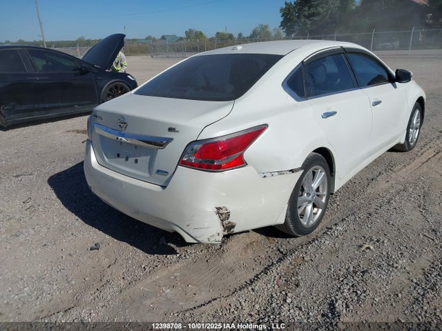 Nissan Altima 2015 1N4AL3AP1FN402801 Image 4