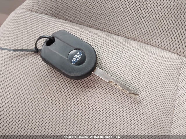 1FMCU0GX7EUB02847 Ford Escape