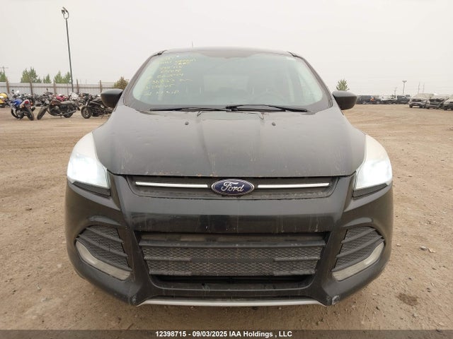 1FMCU0GX7EUB02847 Ford Escape