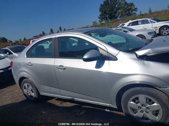 1G1JA5EH3E4205821 Chevrolet luw