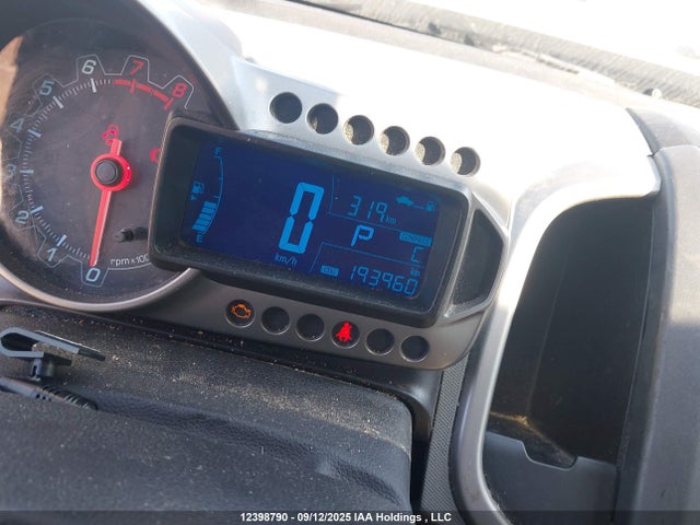 1G1JA5EH3E4205821 Chevrolet luw