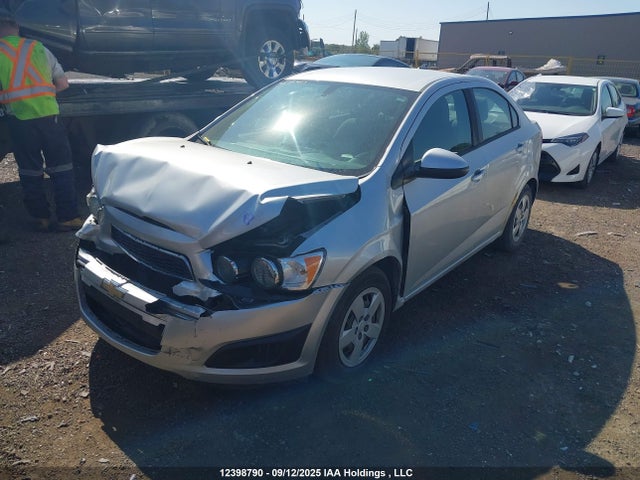1G1JA5EH3E4205821 Chevrolet luw