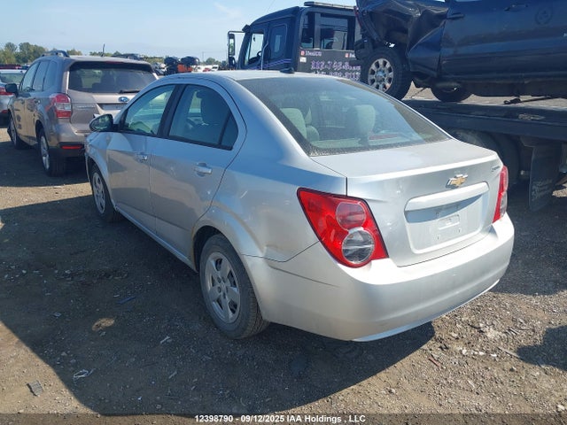 1G1JA5EH3E4205821 Chevrolet luw