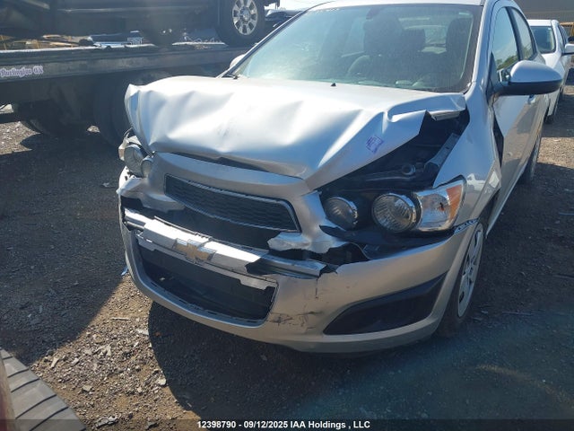 1G1JA5EH3E4205821 Chevrolet luw