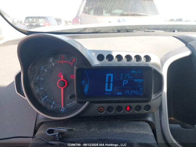 1G1JA5EH3E4205821 Chevrolet luw