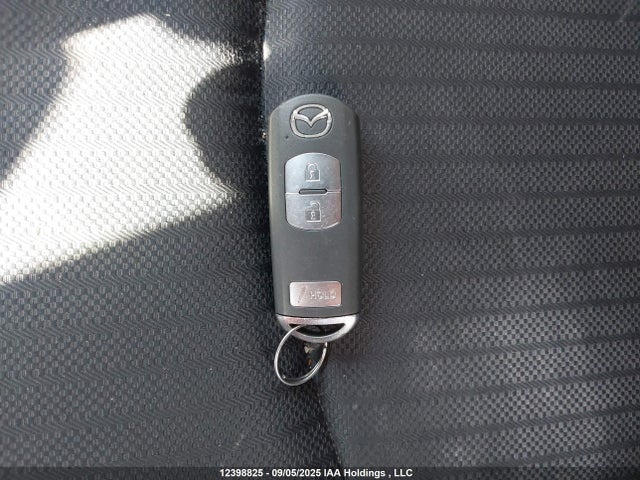 3MZBM1K71FM139070 Mazda pe