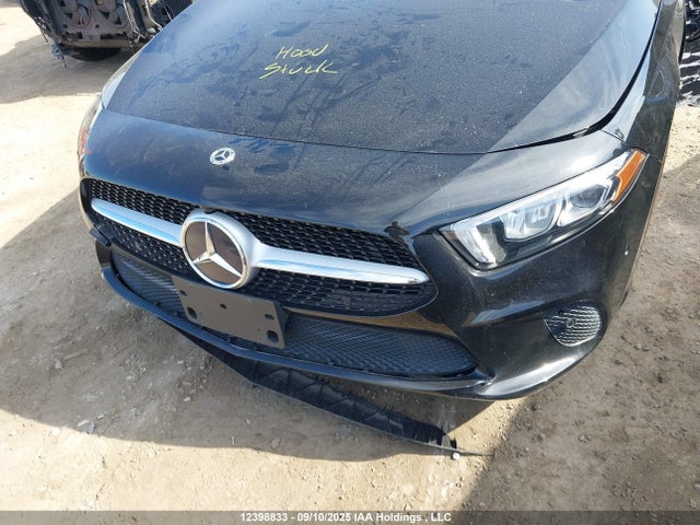 W1K3G4FB3NJ347421 Mercedes-Benz m260