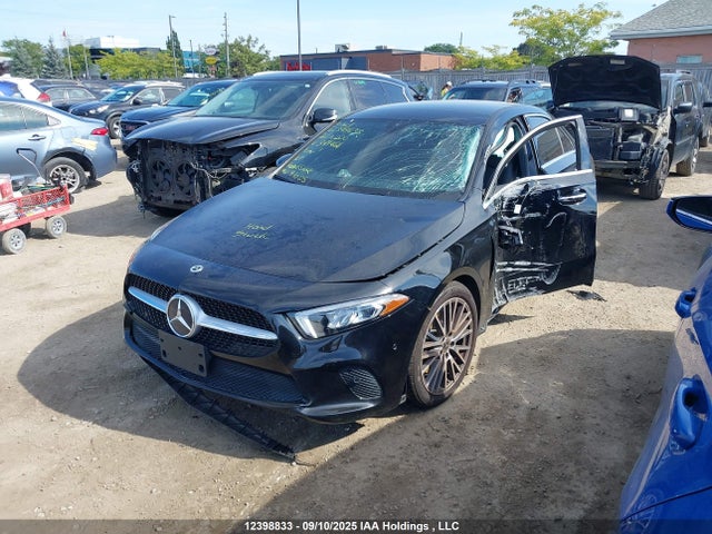 W1K3G4FB3NJ347421 Mercedes-Benz m260