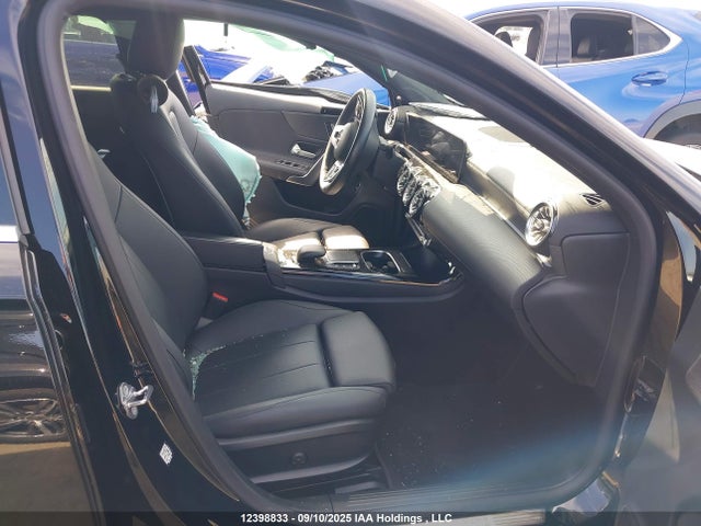 W1K3G4FB3NJ347421 Mercedes-Benz m260