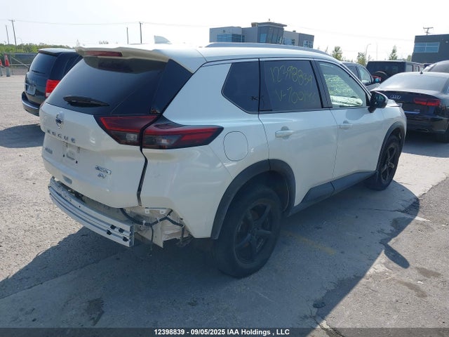 5N1AT3BA5MC700146 Nissan Rogue