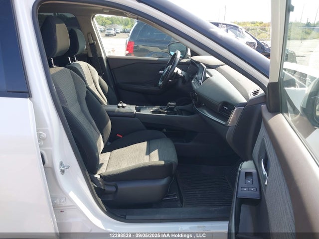 5N1AT3BA5MC700146 Nissan Rogue