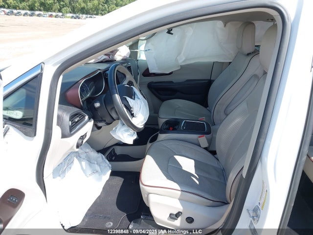 Chrysler 2017 2017 2C4RC1GG4HR693843 Image 5