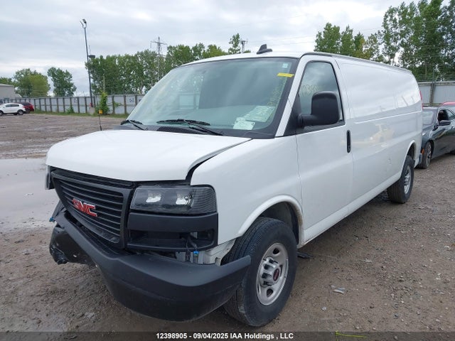 GMC lv1 2024 1GTW7BFP3R1238938 Image 2