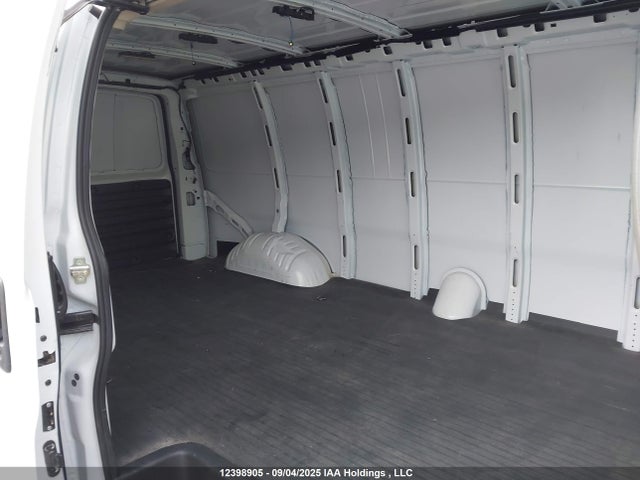 GMC lv1 2024 1GTW7BFP3R1238938 Image 8