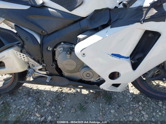 Продажа на аукционе авто 2005 Honda Cbr600 Rr, vin: JH2PC37285M200372, номер лота: 12398916