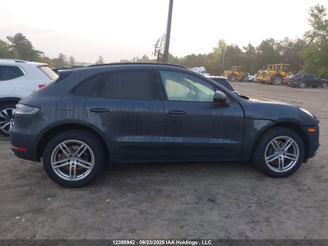 Porsche Macan 2020 WP1AA2A58LLB12120 Image 14