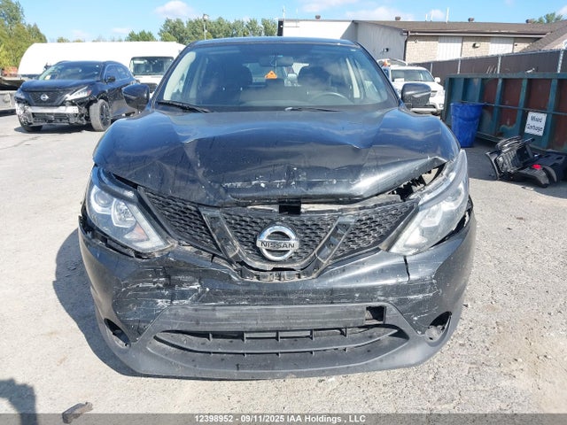 JN1BJ1CP2JW156109 Nissan 2018