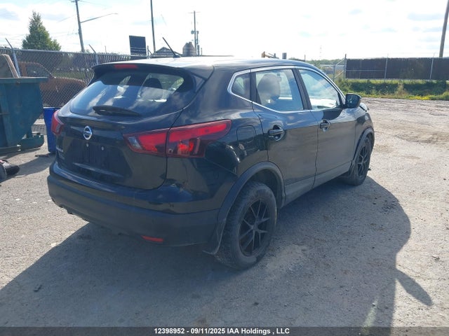 JN1BJ1CP2JW156109 Nissan 2018
