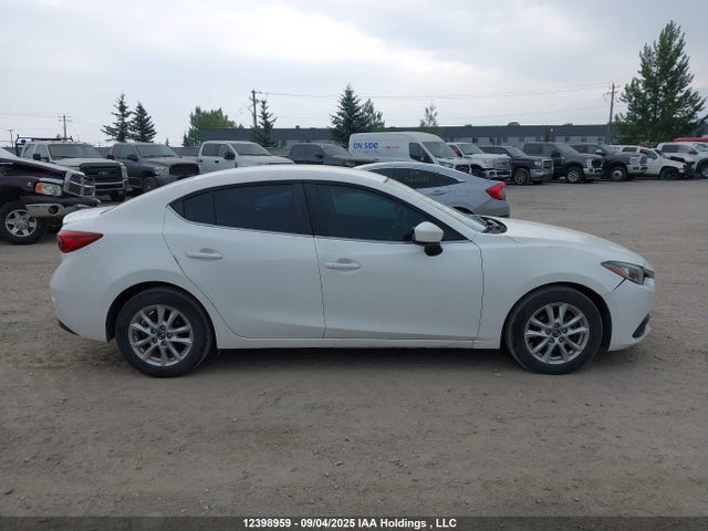 3MZBM1V79FM153584 Mazda pe