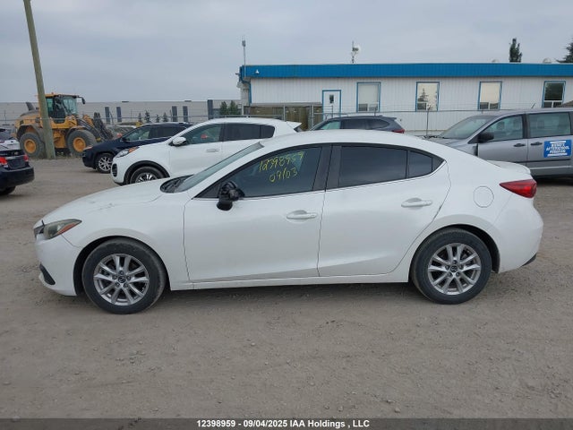 3MZBM1V79FM153584 Mazda pe
