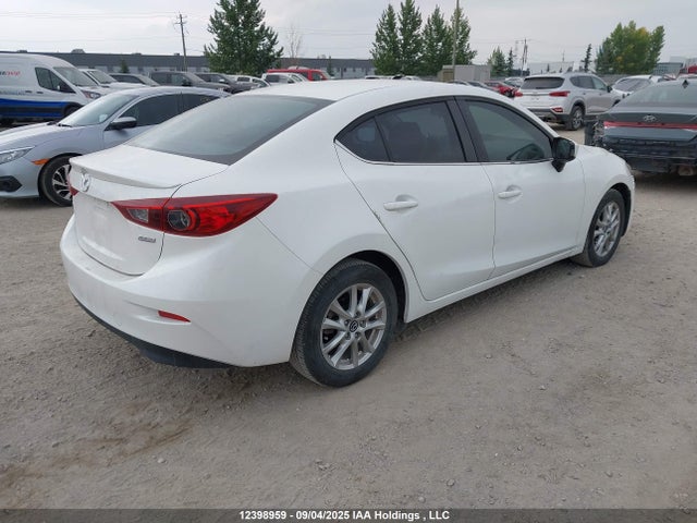 3MZBM1V79FM153584 Mazda pe