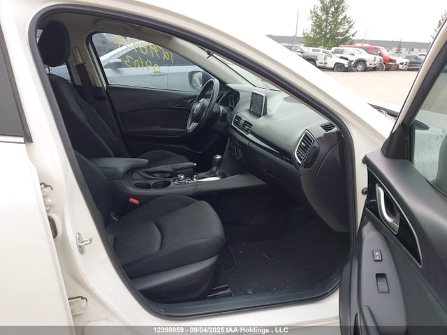 3MZBM1V79FM153584 Mazda pe