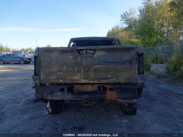 1N6BA1F45JN524560 Nissan 2018