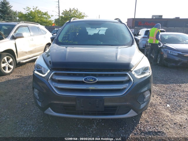 1FMCU9G98HUC82625 Ford Escape