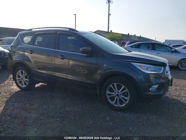 1FMCU9G98HUC82625 Ford Escape