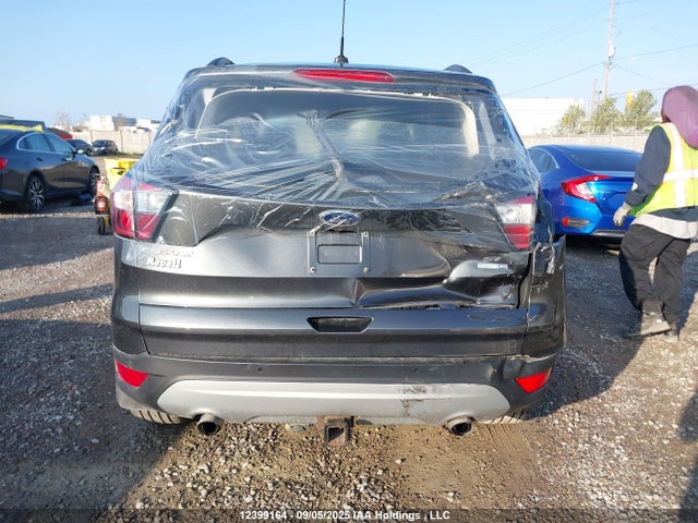 1FMCU9G98HUC82625 Ford Escape