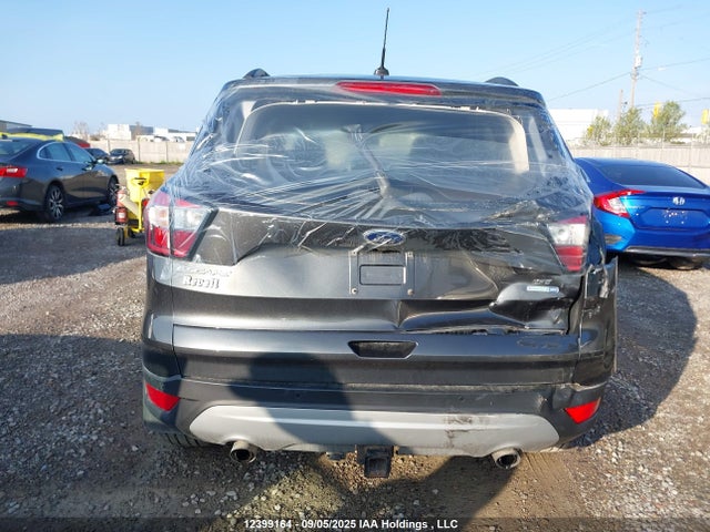 1FMCU9G98HUC82625 Ford Escape