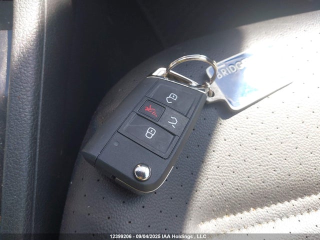 3VWG57AU9MM002145 Volkswagen Golf