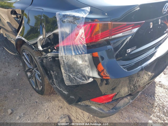 Lexus IS 2018 JTHC81D22J5031664 Image 17